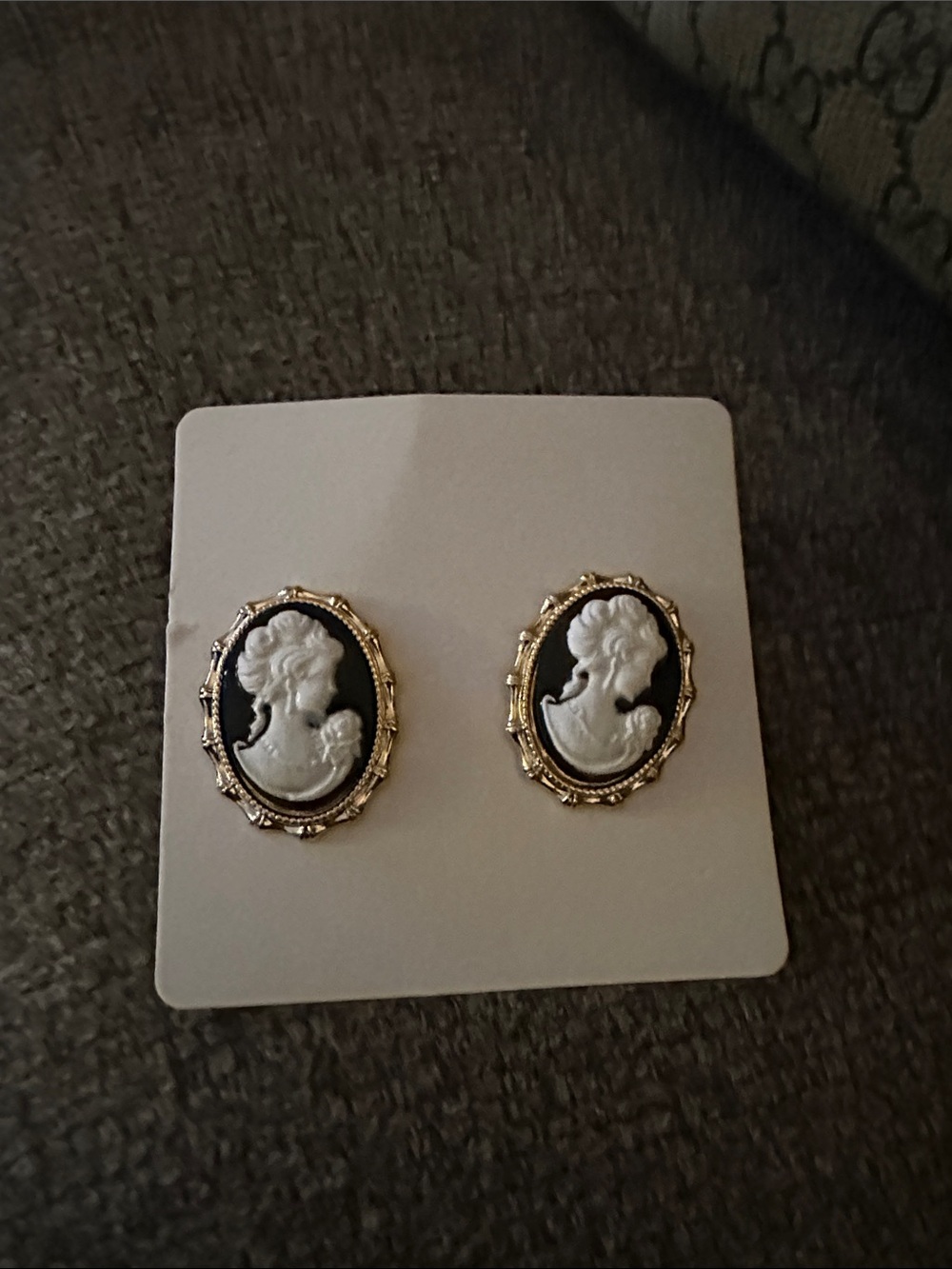 Source Unknown Black and White Cameo Stud Earrings - Gold Frame